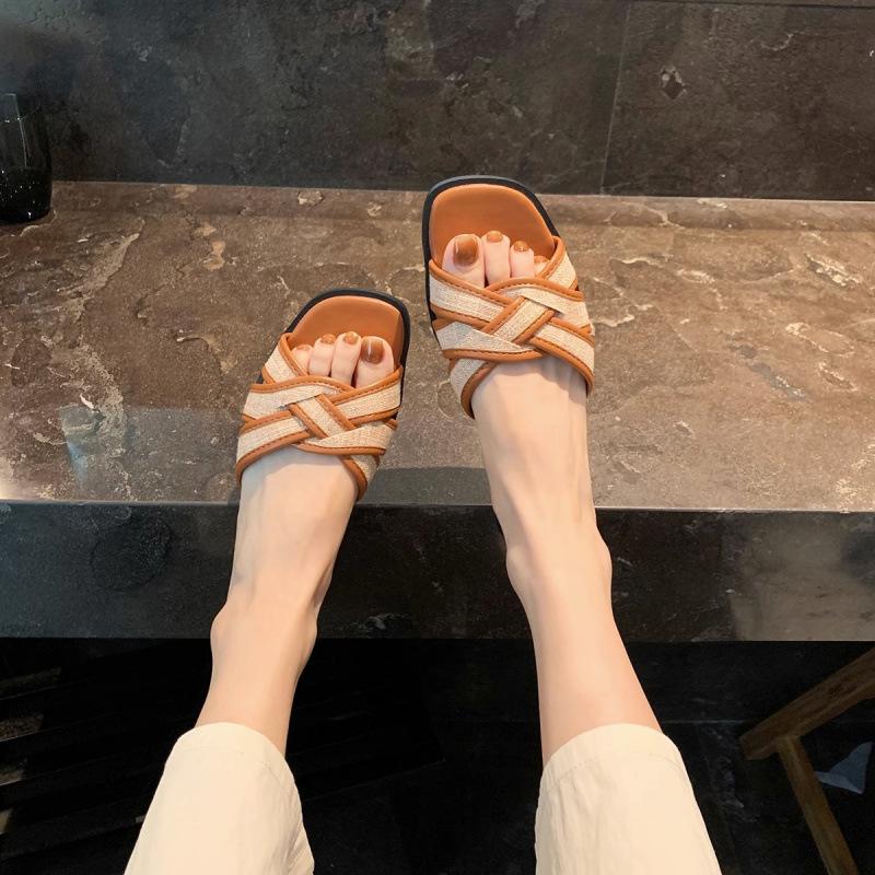 Casual square head color matching cross-strapped straw-woven flat-bottomed cool slippers