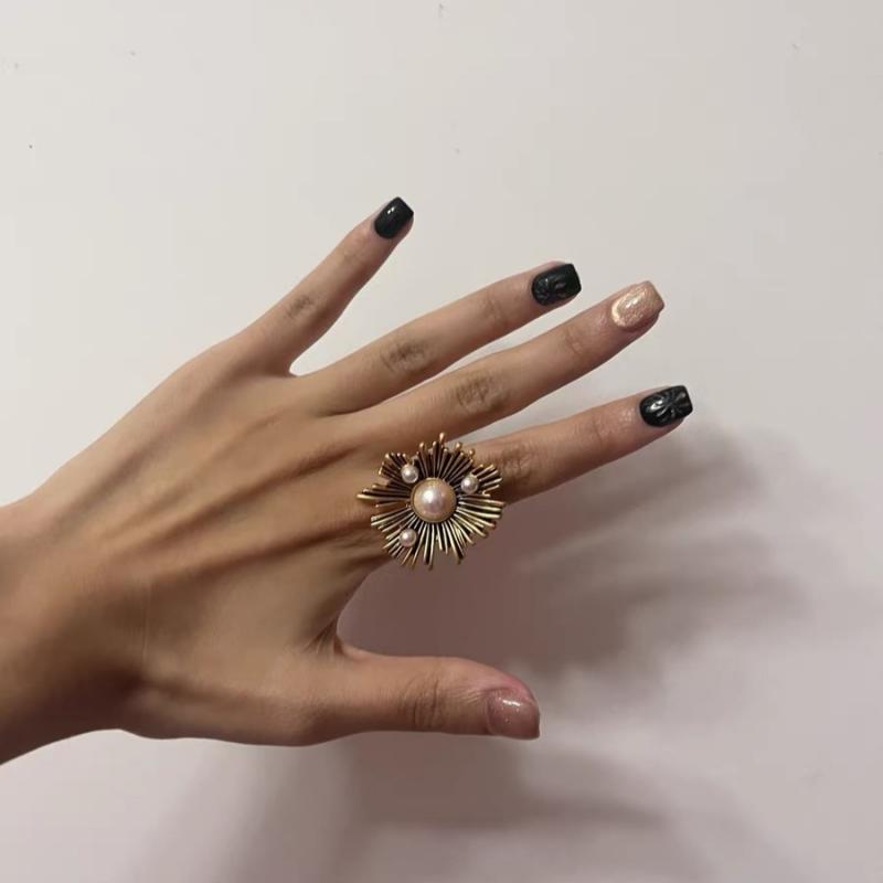 Temperament Exaggerated Retro Imitation Pearl Metal Geometric Ring Earrings Women's Party Clothing Jewelry Accessories