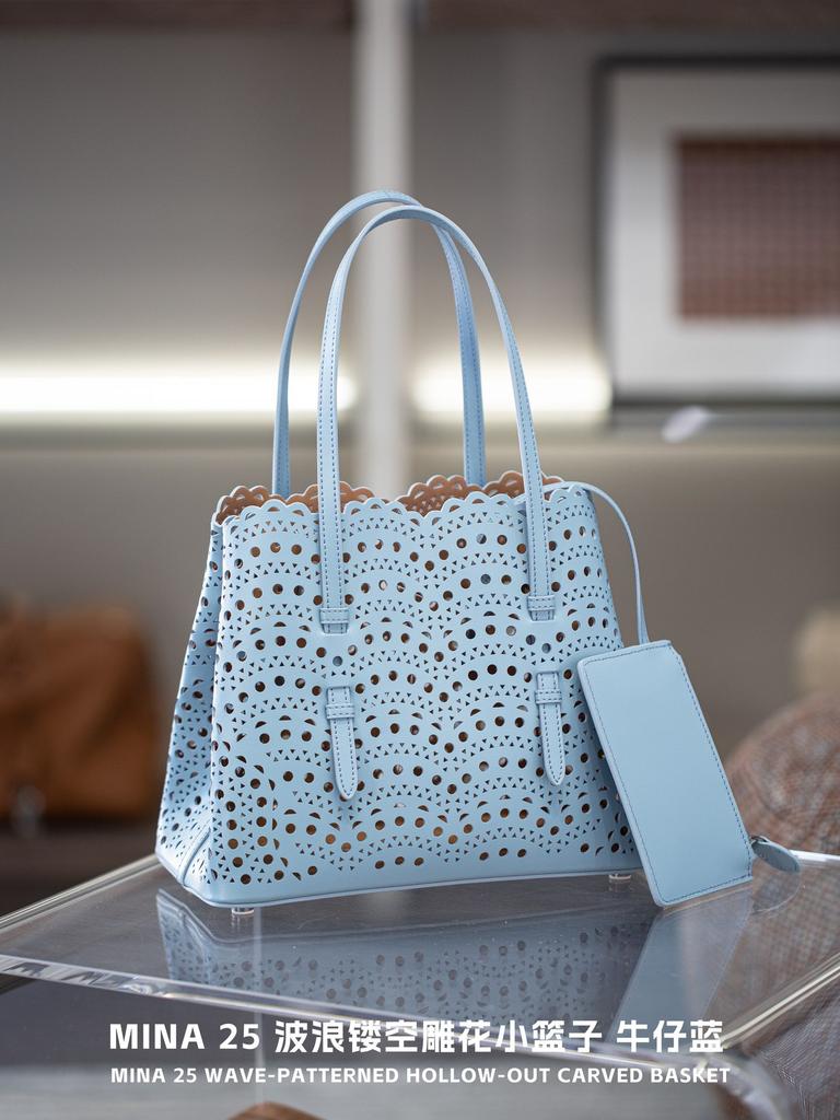 25 Small Fresh Fashion Hollow Embossed Cowhide Vegetable Pattern Womens Single Shoulder Daily Casual Bag