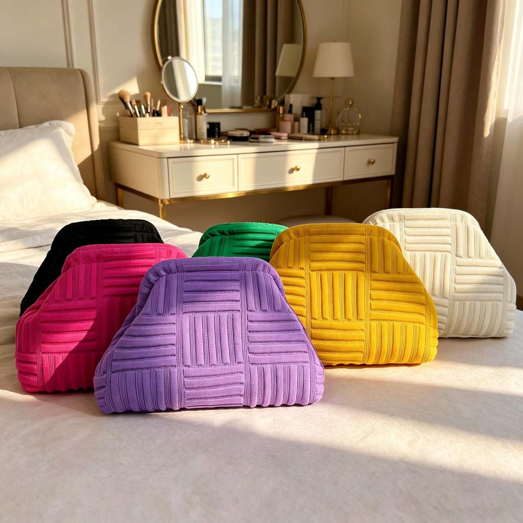 Women's Striped Knit Cosmetic Bag - Fashionable, Large Capacity, Convenient Clutch.