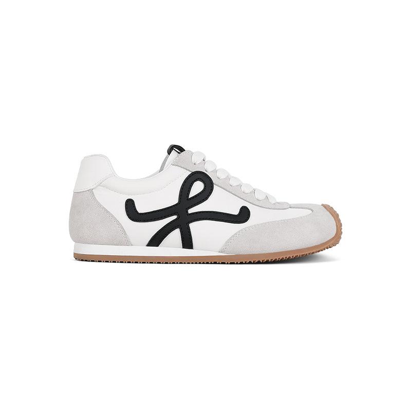 [Shei Su Yinyin] Tilted Head Cute~ Retro Lace-up Casual Sports Little White Shoes Women's Moral Training Forrest Gump Shoes