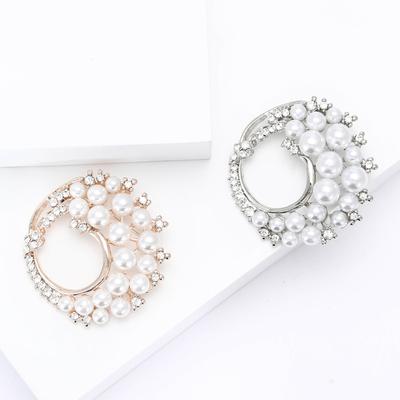 Exquisite Versatile Alloy Pearl Wreath Brooch Temperament Versatile Ladies Suit Sweater Corsage Ornament Pin
