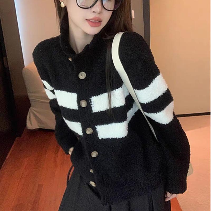 Vintage turtleneck black and white striped knitted cardigan women's autumn winter contrasting colors oversized sweater lazy coat