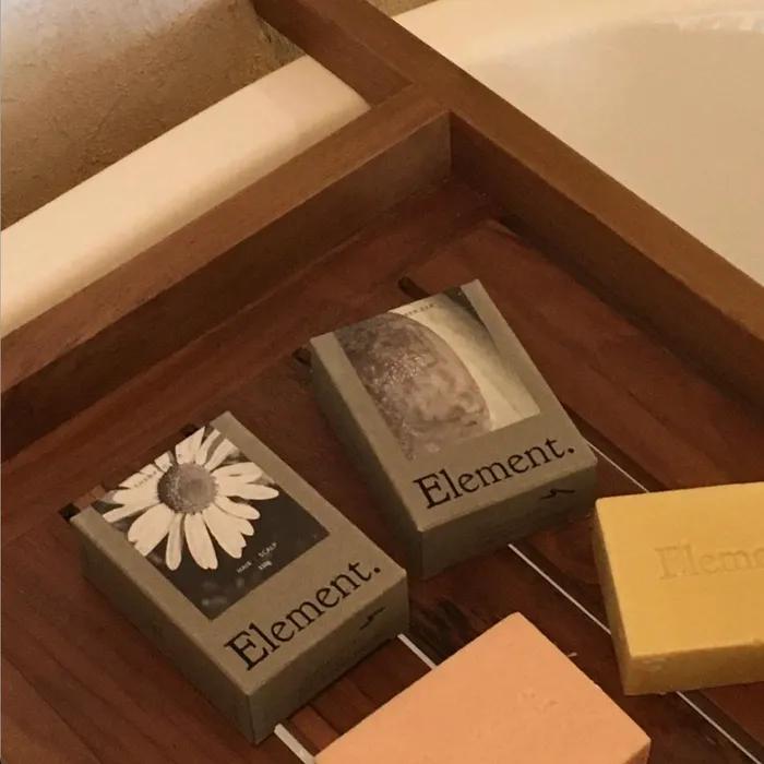 

Eco-friendly hair set (1 weakly acidic shampoo bar & 1 moisturizing rinse bar)