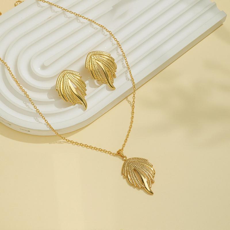 European and American Exquisite Irregular Luxury Creative Polygonal Geometric Leaf Texture Flower Love Earrings Necklace Set