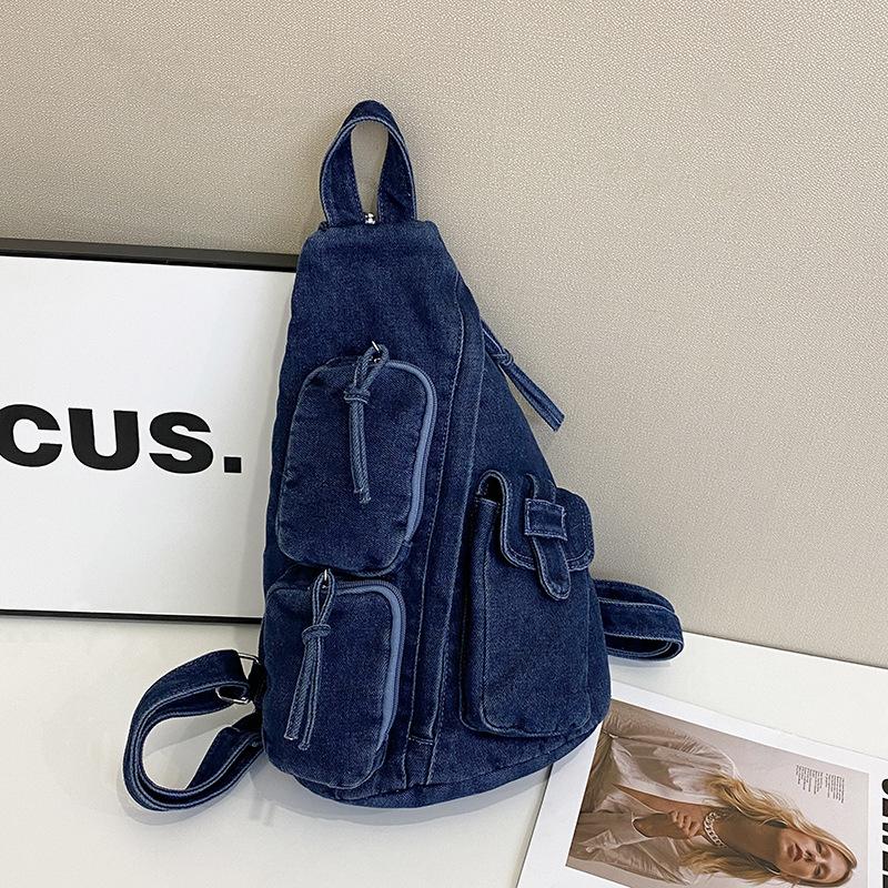 

Shoulder bag fashion trend girls bag going out girls messenger bag large capacity ultra light denim bag темно-синього кольору