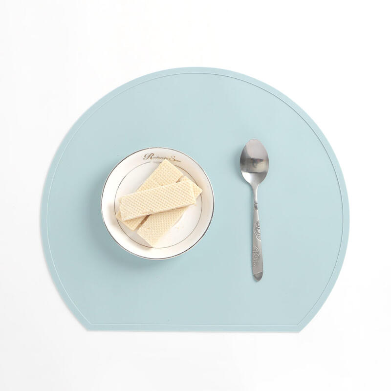 Half Moon Silicone Placemat (Mint)