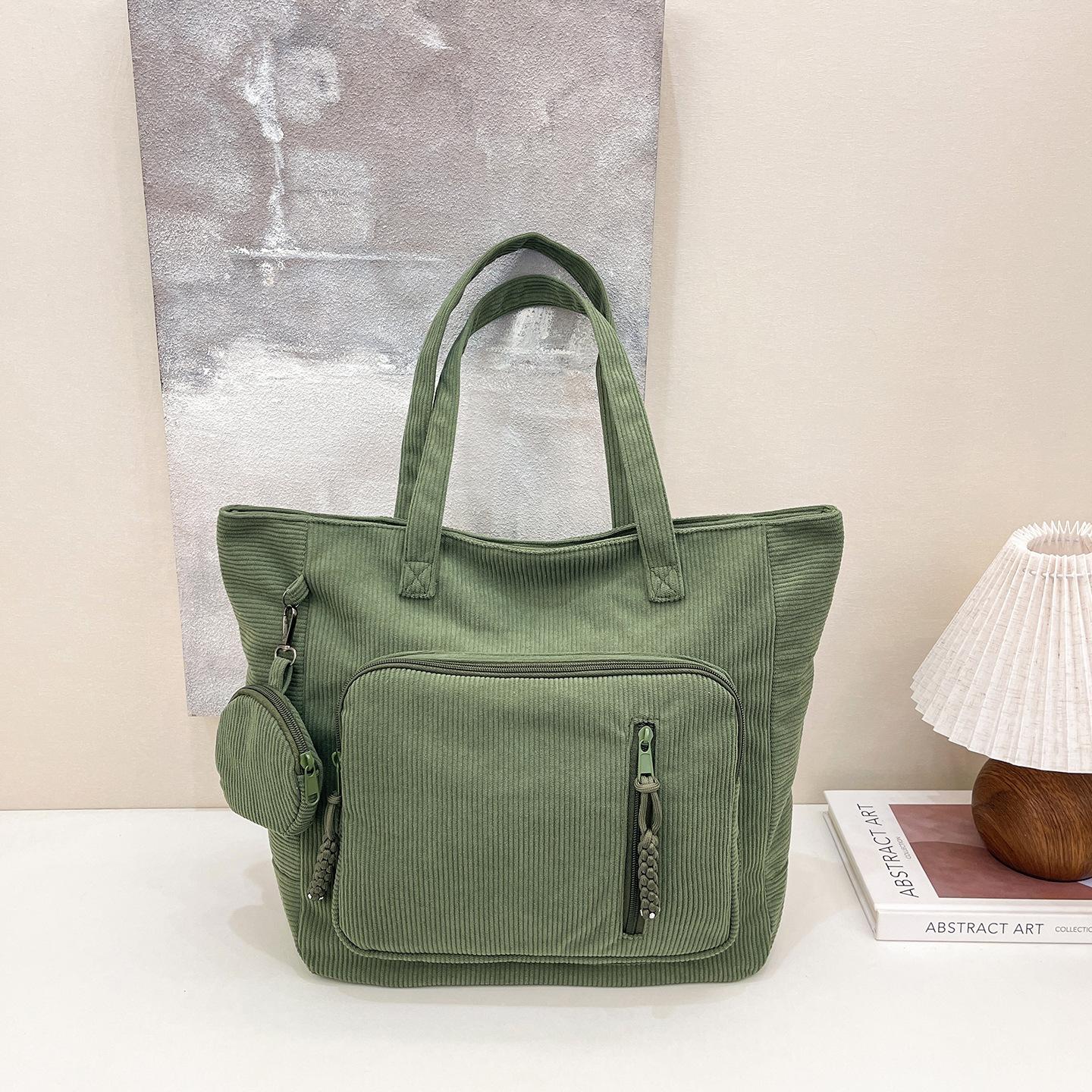 

Large-capacity high-value fashionable casual bag women s 2025 winter new shoulder bag going out commuting tote bag зелёный