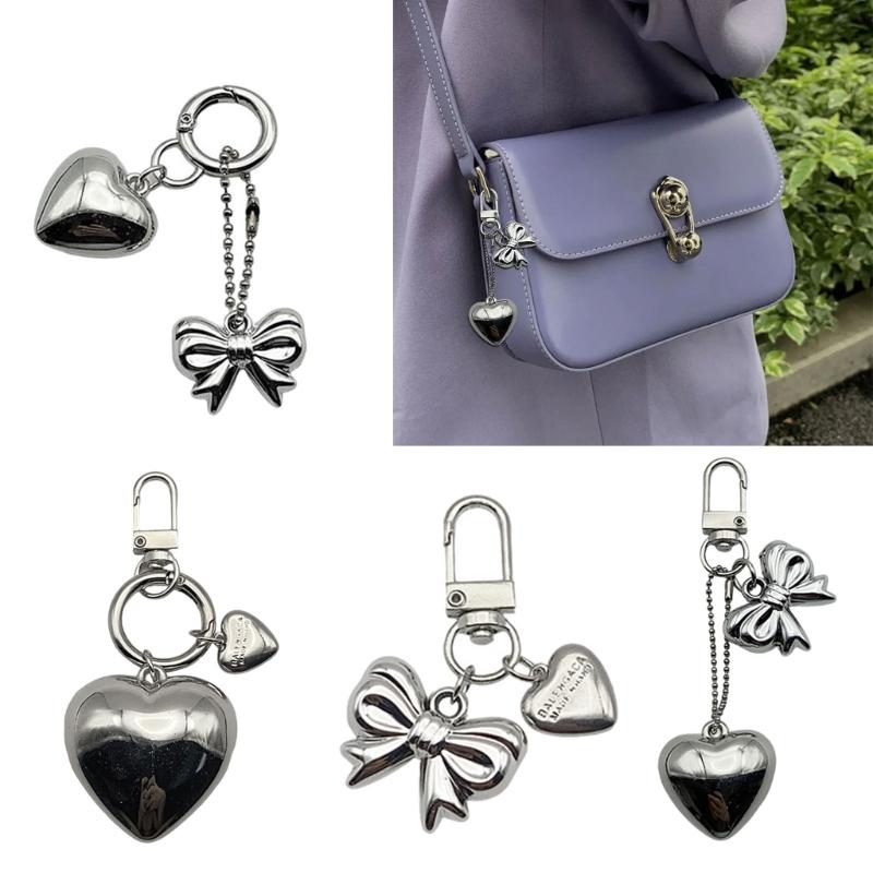 Elegant Large Love Heart Pendant Keychain Sturdy Alloy Charm Fashion Accessory for Men and Women Stylish Outfits