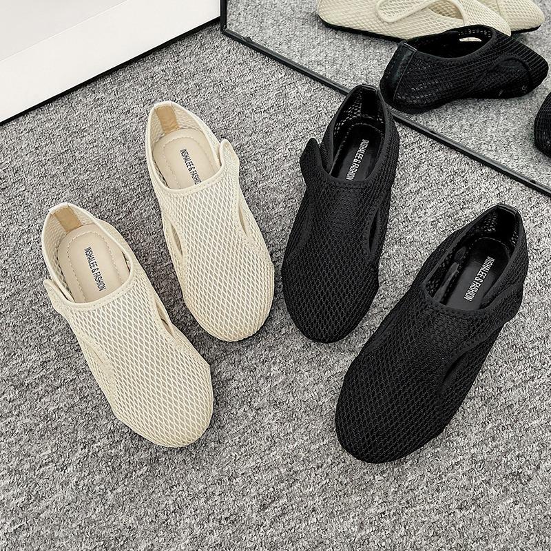 2025 new summer mesh shoes with a high-end feel, round toe breathable toe cover, half slippers, straight strap, flat sandals