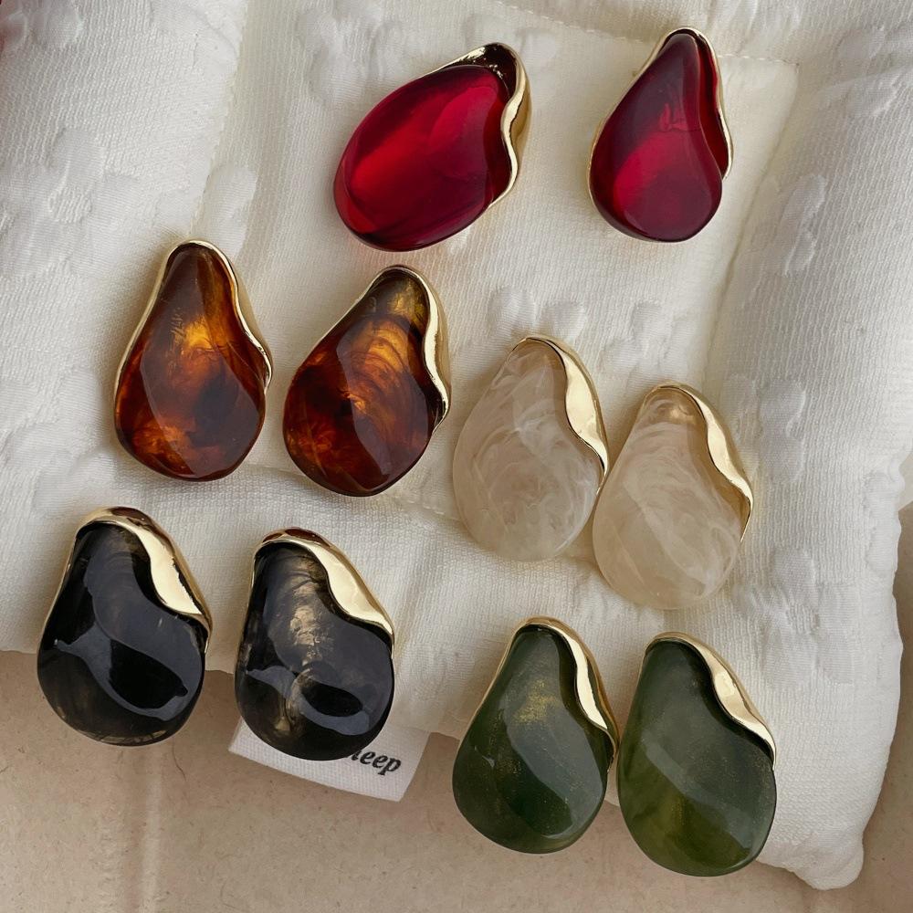 Amber Resin Irregular Water Droplet Shape Stud Earrings for Women Niche Design Metal Splice Earring Fashion Jewelry