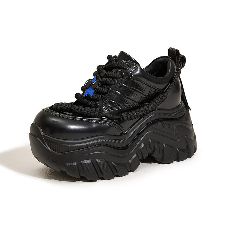 

Женские кроссовки на высокой платформе, увеличивающие рост, новинка весна-осень 2025, маленькие, на толстой подошве, универсальные, женские туфли-маффины, повседневная спортивная обувь 39 чёрный