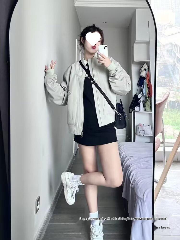 Stylowa damska kurtka pilotka w jednolitym kolorze: Kolekcja Jesień/Zima 2024