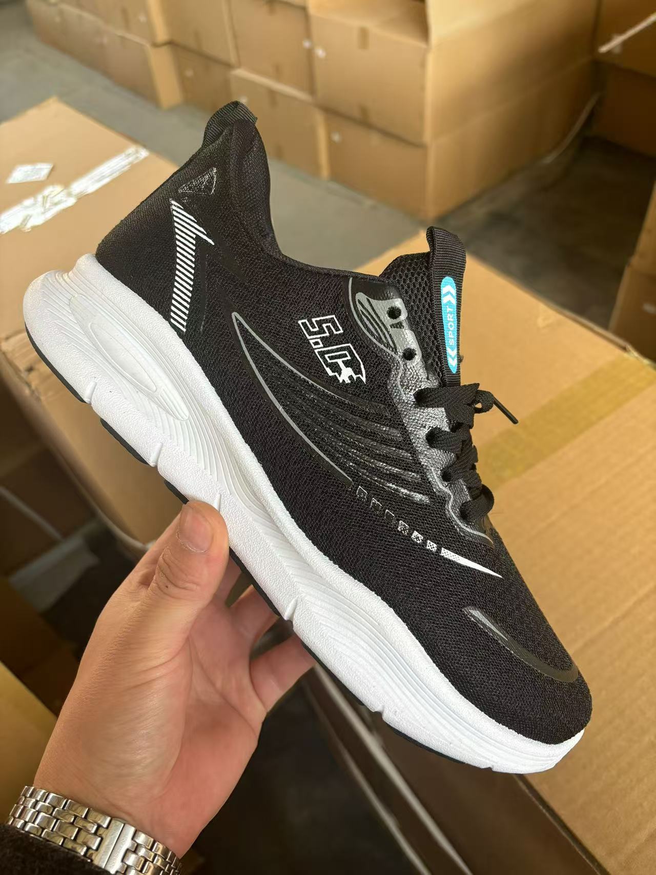 

Men s shoes 2025 new spring breathable fish silk mesh sports leisure running shoes women s shoes versatile trendy shoes couple shoes 44 чорний