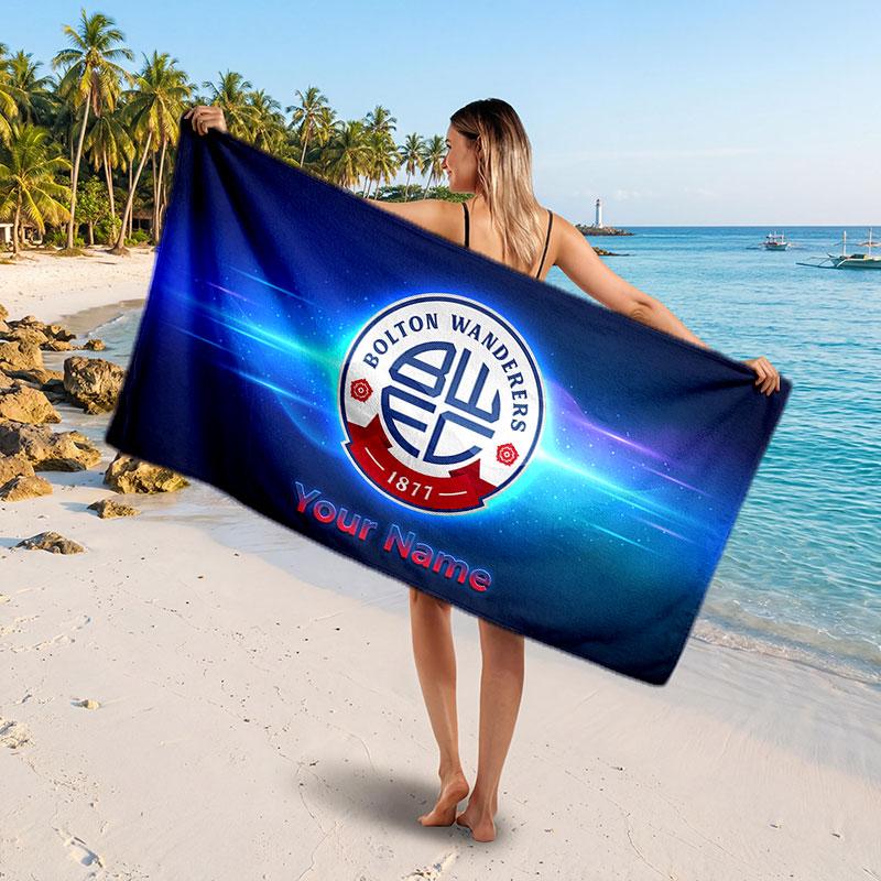 Asciugamano da Spiaggia Personalizzato Bolton Wanderers FC, Stampa Testo Nome Personalizzato, Asciugamano Morbido Asciugatura Rapida con Logo Calcio, Regalo per le Vacanze