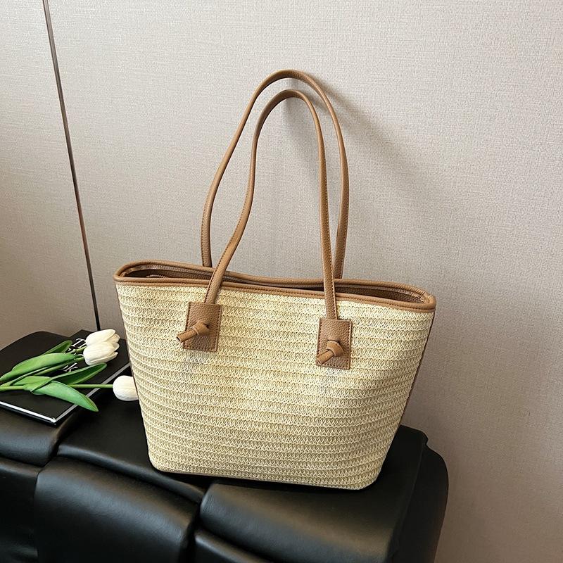 Large capacity straw woven bag women's new fashion versatile shoulder bag beach portable woven tote bag