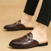 Mode Été Designer Nouveau Homme Bouton Métallique Cuir PU Demi-Chaussons Chaussures Homme Décontracté Mules Mocassins Respirant Mocassins