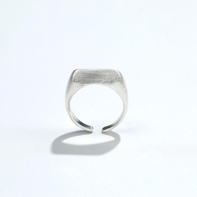 Elegant Adjustable Vintage Ring for Women - Luxurious Non-Fading Design