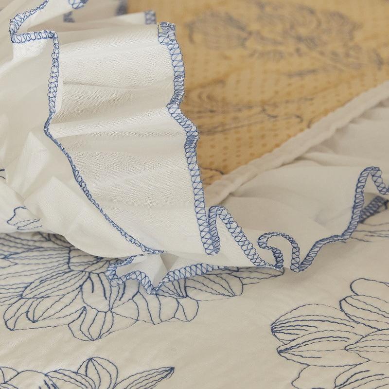 French Retro Cotton Sofa Cushion, Advanced Embroidery, All-Season Non-Slip Seat Cushion Cover, All-Inclusive Universal Cover Cloth Towel Cover