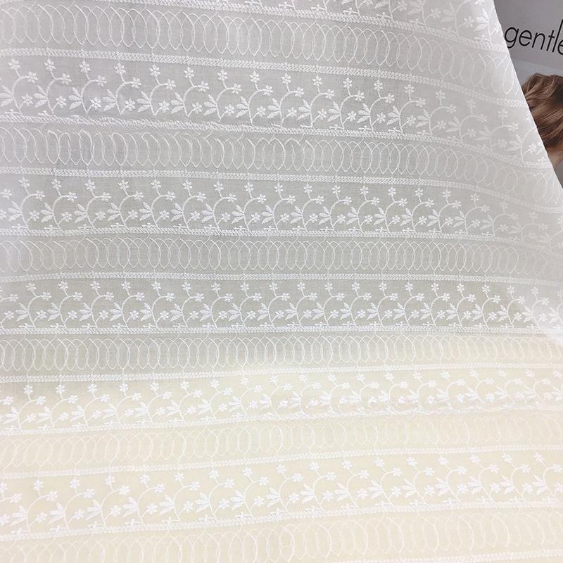 100x130cm Tessuto di Cotone Bianco Ricamato con Occhielli Pizzo di Cotone Materiale per Cucire Vestiti, Al Metro 23 stili