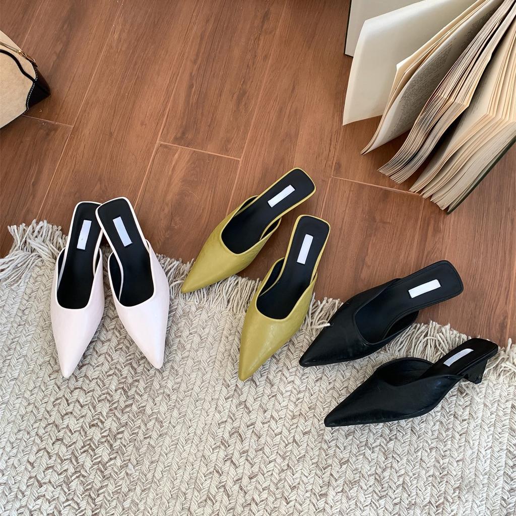Traubenmutter 2025 Frühling neue flache Mules mit halber Ferse tragen High-End Koreanische Version spitze Freizeitschuhe