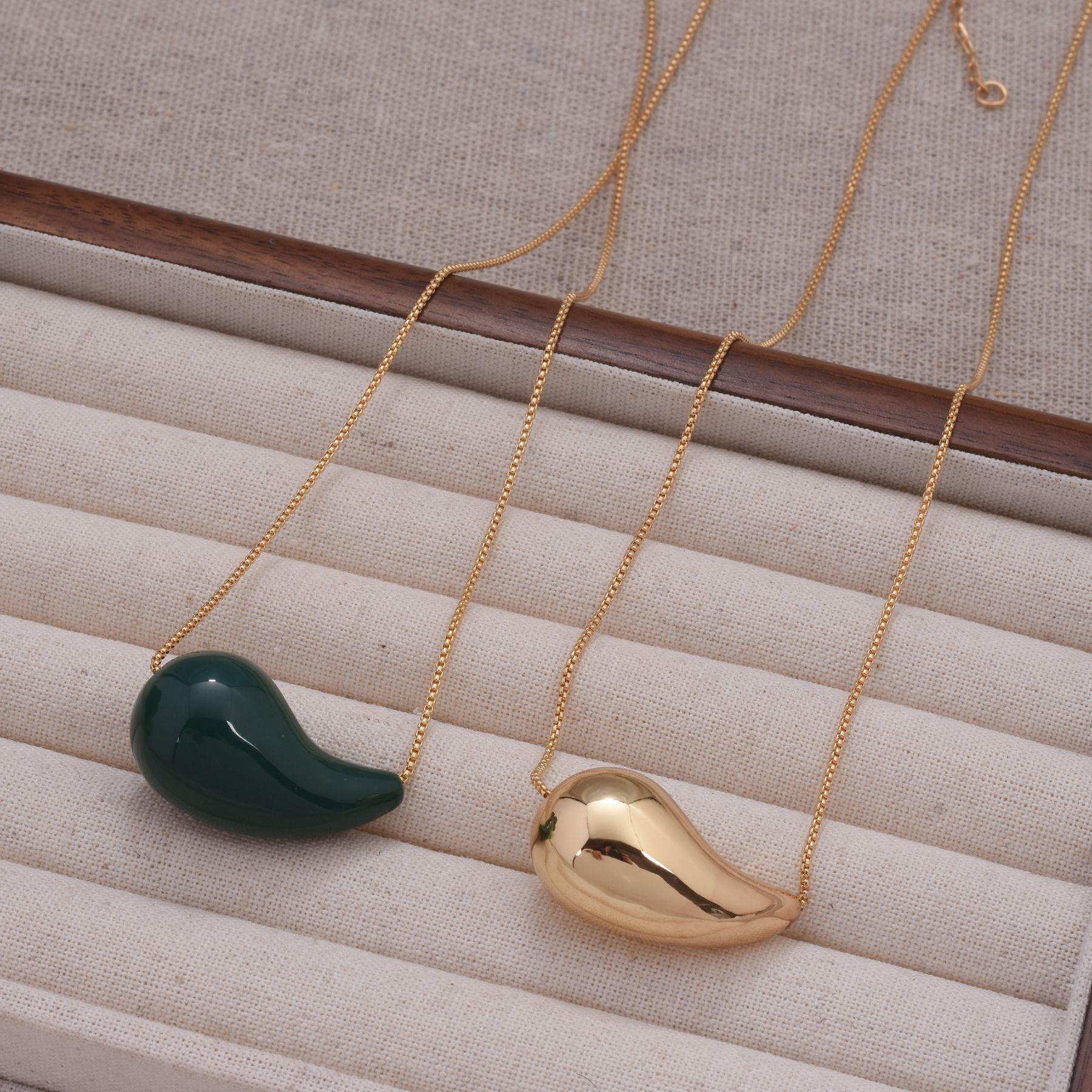 

Minimalist Water Drop Pendant Necklace - Versatile Clavicle Chain for Women
