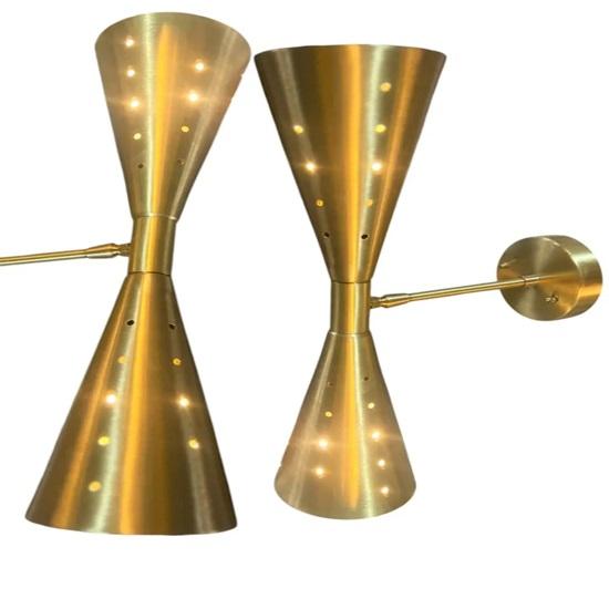 Par Guld Mid-Century Modern Mässing Väggs sconce Atomisk Fluga Dubbel Kon Sminkbelysning Armatur för Heminredning Sovrum, Kontor, Kök