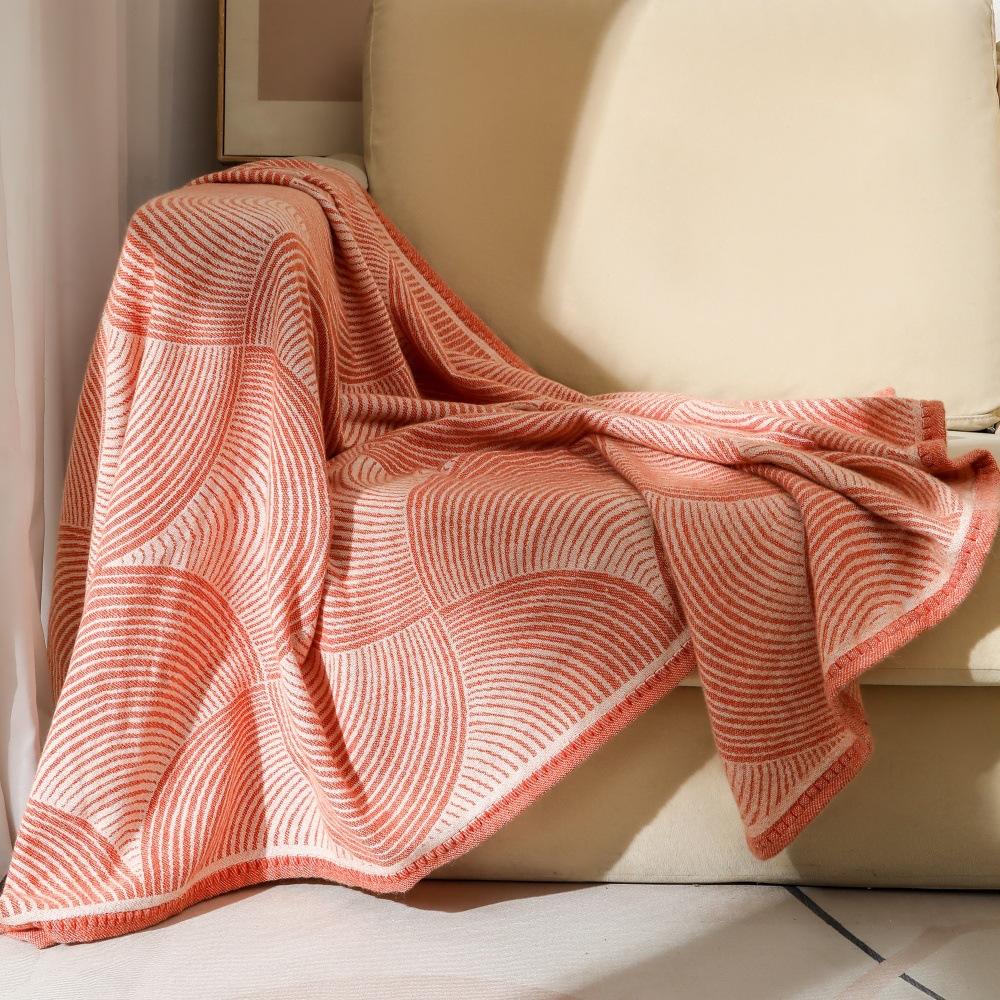 

Light Luxury Aero Throw Blanket Woven Jacquard Fleece Sofa Cover Blanket Portable Camping Couch Blanket Comfortable Air Conditioning Nap Blanket 120*150cm