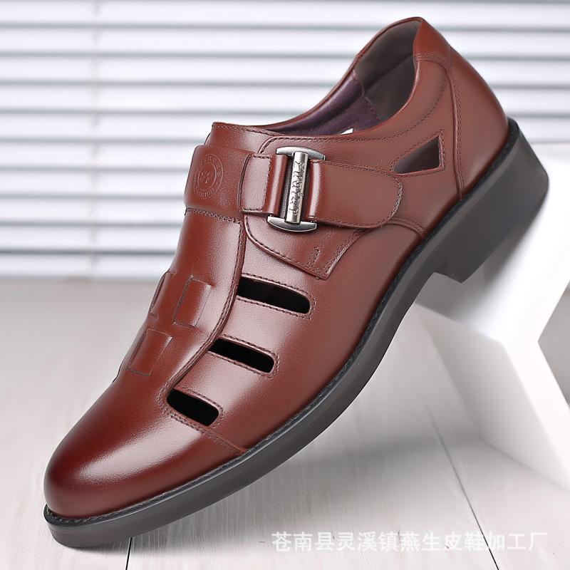 2025 new men's sandals leather hole shoes beach shoes casual soft-soled shoes hollow breathable leather sandals
