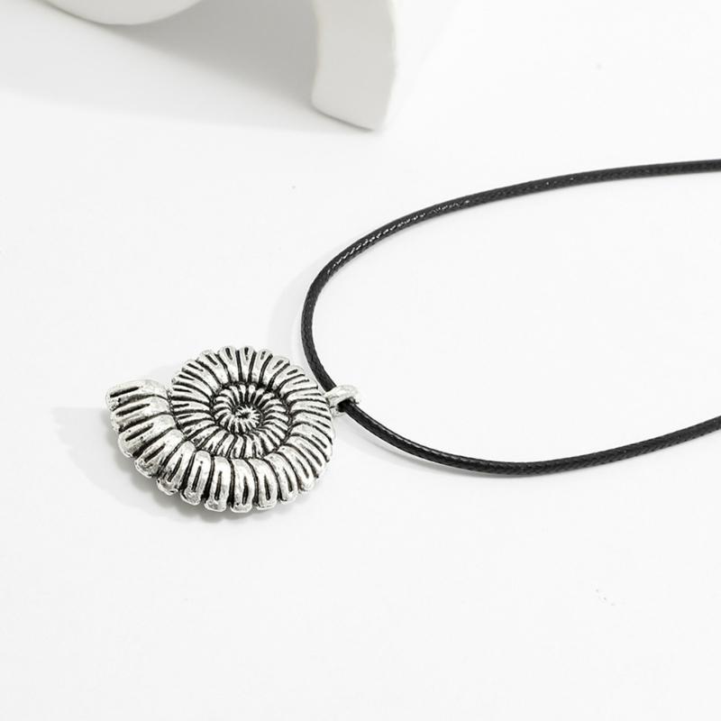 Retro-Stil Halskette Fädelschnur Halskette Muschel Anhänger Choker Trendiger Schmuck Legierungsmaterial Perfekt für Herren
