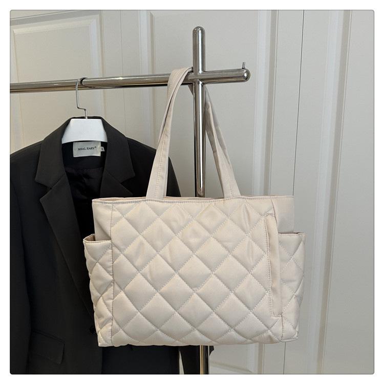 

2025 Модна бавовняна сумка-тоут на плече з ромбоподібною прошивкою для жінок, великої місткості