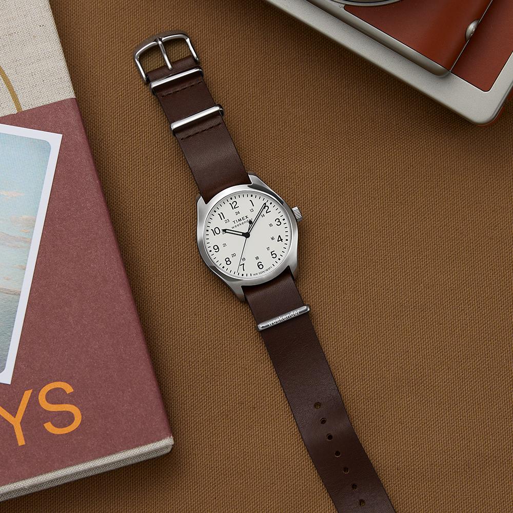 [Timex] Weekender New England Three-Hands Brown Leather Wristwatch 39mm TW2Y35800