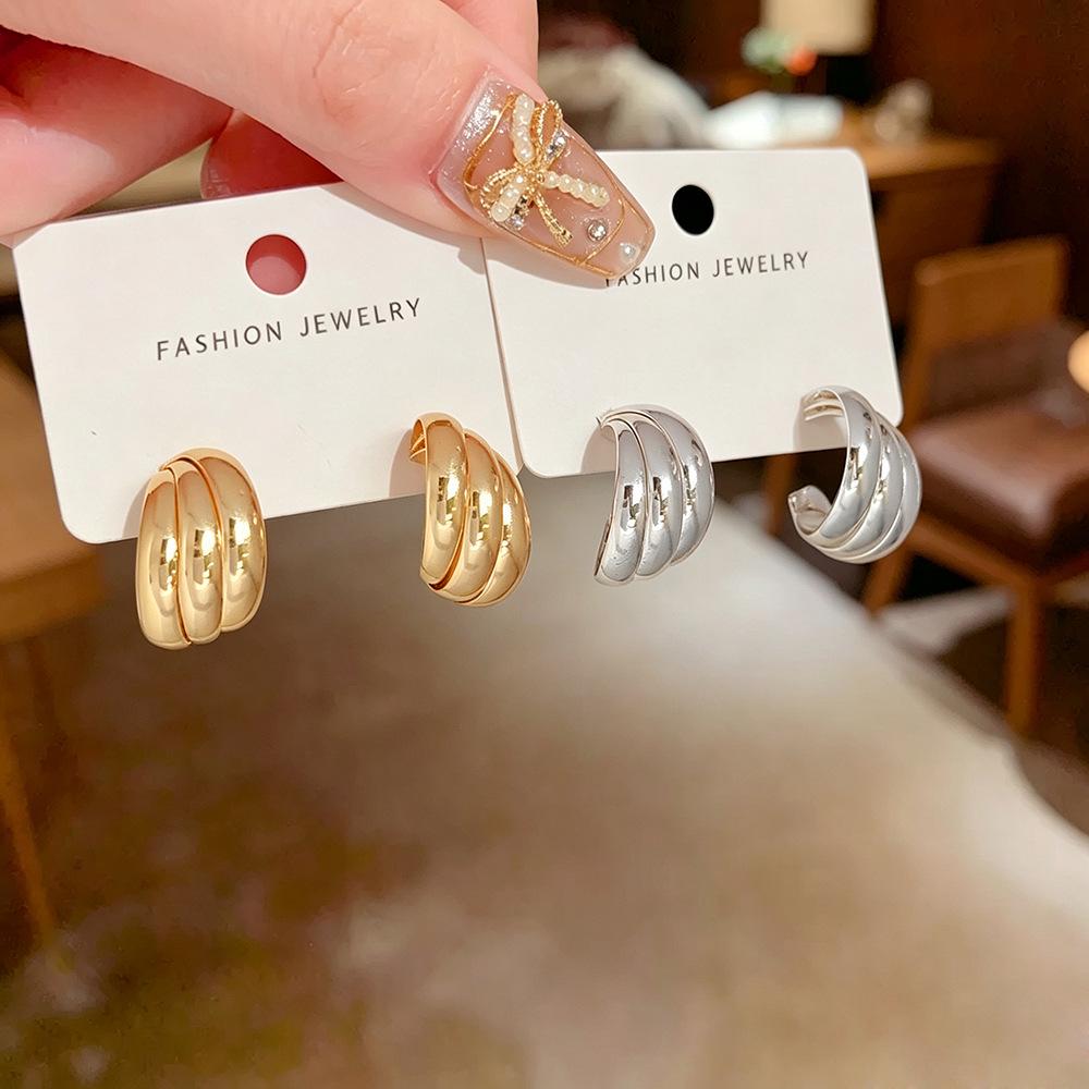 Retro Luxury Multi-Layer C-Shaped Earrings: Versatile, Bright, Hollow Design for Women