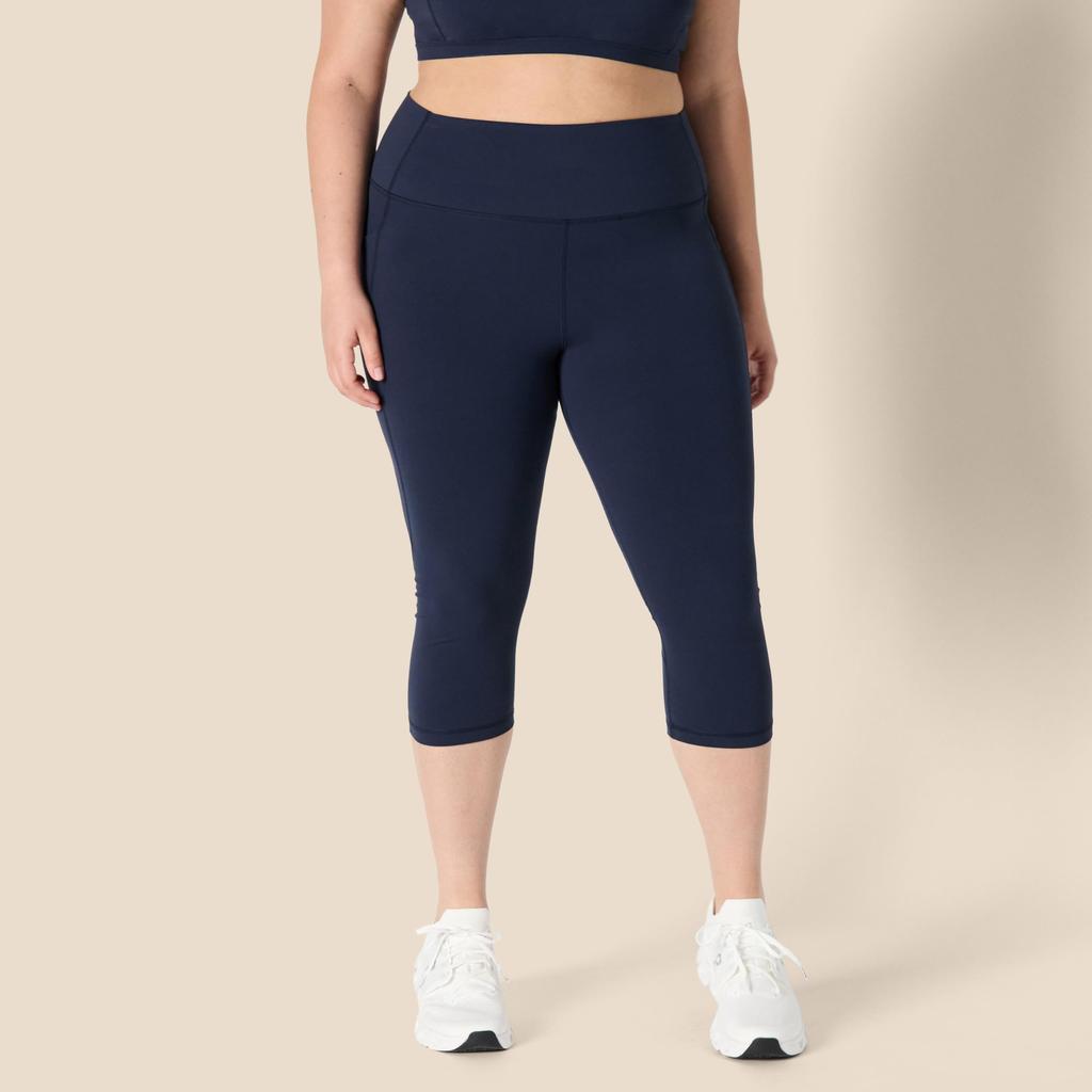 Amazon Essentials Capri Leggings with Super Perfect for and the Size L Women's High-Waisted Pockets, Moisture-Wicking Fabric, Breathable, Cool, Soft,