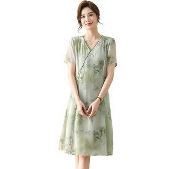 

Elegant Short-Sleeved Summer Dress for Middle-Aged Women - Stylish and Fashionable for 40s and 50s 3XL зелений