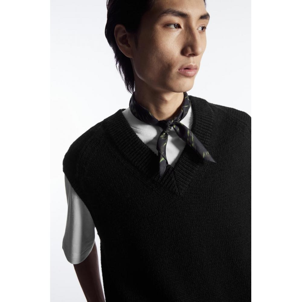 

COS Japan шелковый шарф с животным принтом