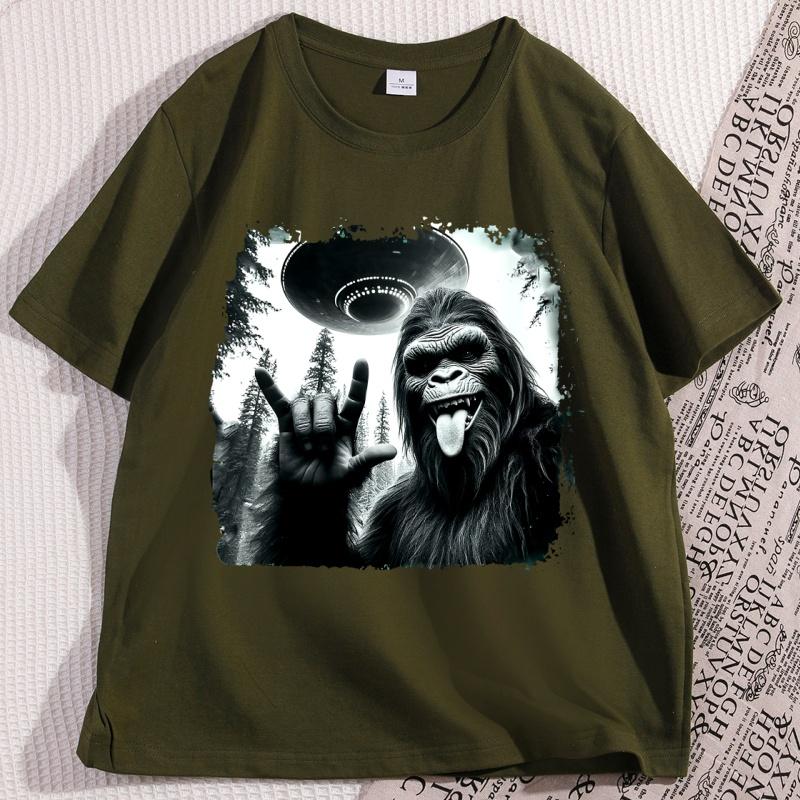 Bigfoot UFO T Shirt Men Women Funny Alien Tshirt Casual Cotton Short Sleeve Adult Humor Tshirt Cool Streetwear Clothes