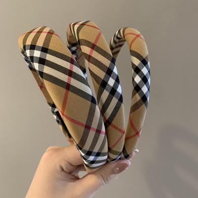 Fascia a quadri a tesa larga: Accessorio per capelli ringiovanente per donna per primavera/estate