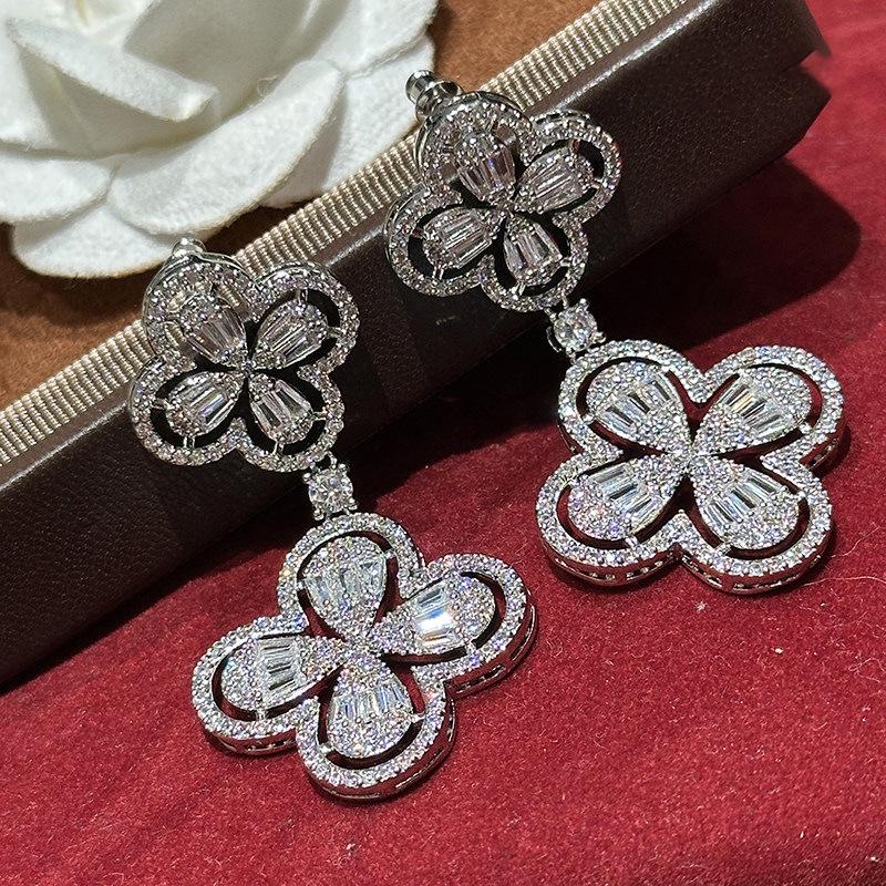 French Zirconia Silver Needle Flower Pendant Earrings, Retro Style, Exquisite High-End Luxury Studs