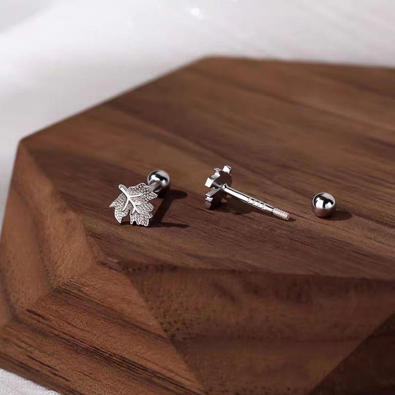 Maple Leaf Pearl Earrings - Fresh & Elegant Style Recommended by Weibo Bloggers
