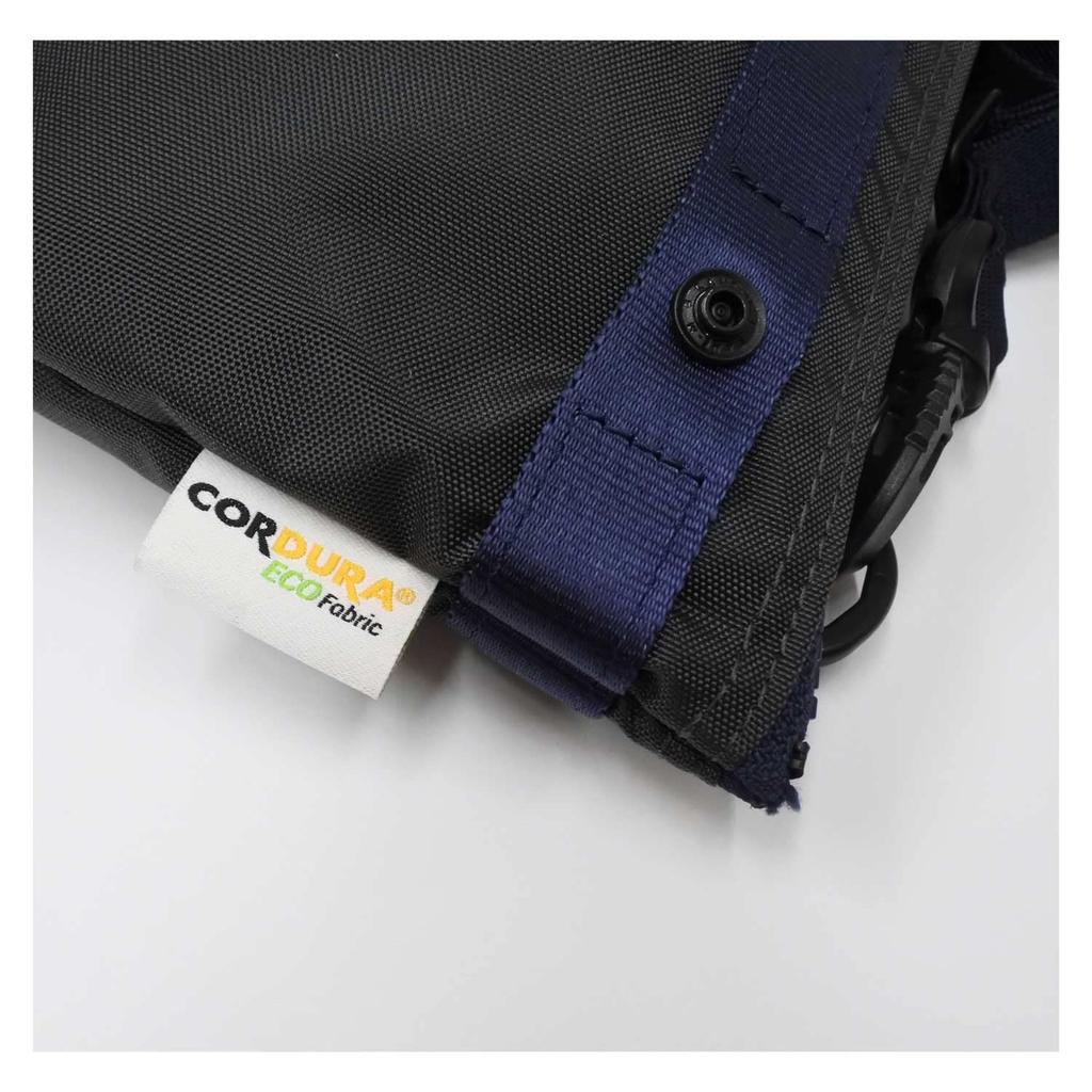 CIE FLOW 2-Way Shoulder Bag in Black. Lightweight and waterproof, made in Japan with LI-TEX original material. Suitable for men and women.