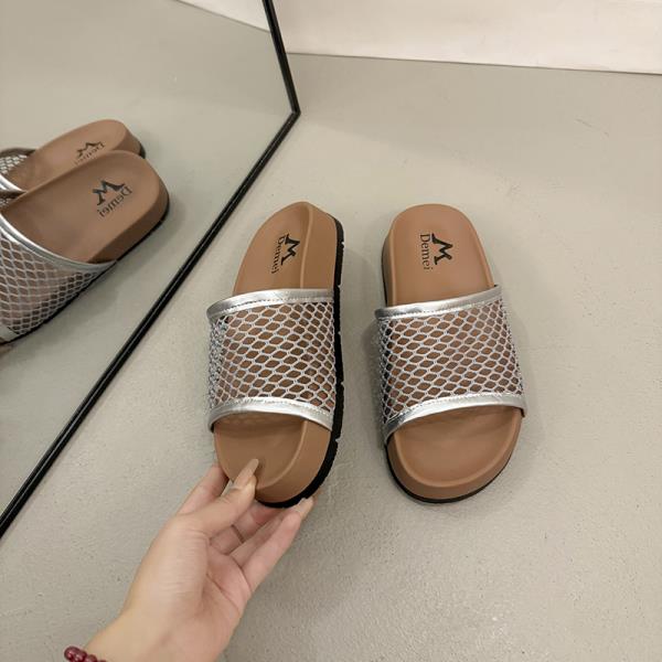 Fashion Shoes Women Slippers Summer Platform Pantofle Fretwork Heels Slides Soft 2025 Flat Round Toe Slippers Women Summer Female Shoes