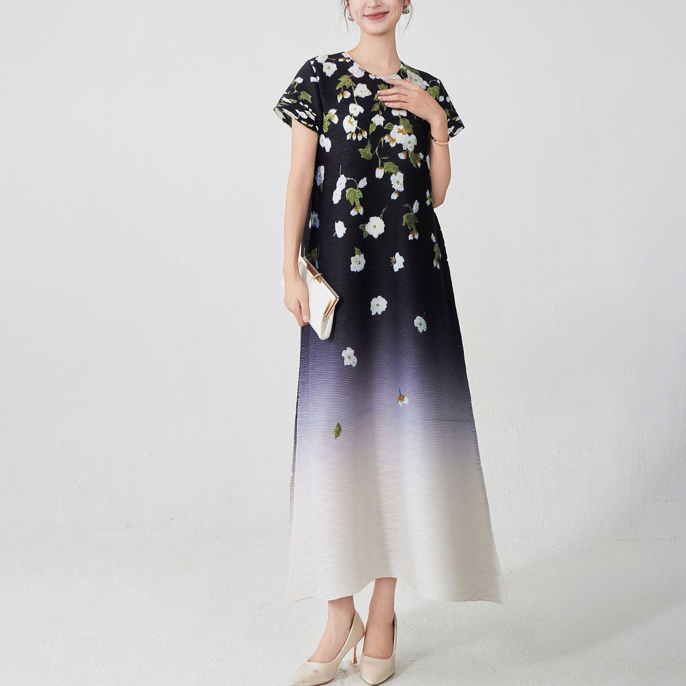 

2025 European & American High-End Women s Pleated Long A-Line Summer Dress with Short Sleeves One Size чёрный