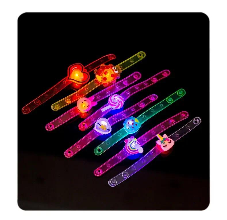 ציוד למסיבות אביזרים זוהרים בחושך 2025 צמיד זוהר שעון קריקטורה יצירתי נצנצים צעצועים קטנים מתנות חמודות לילדים מסיבה