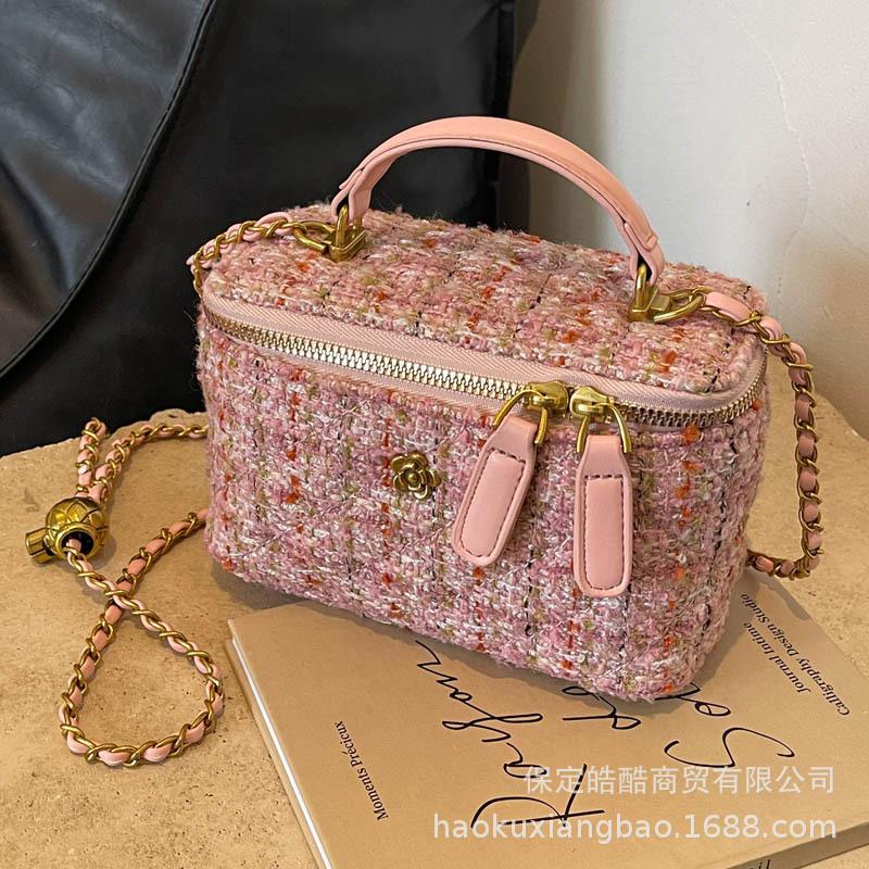 Woolen bag women's autumn and winter 2025 new fashion shoulder messenger bag niche design high-end portable box bag