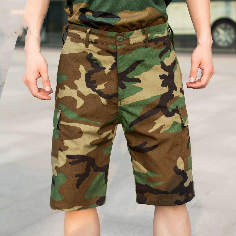 Stylish Men's Army Combat Camouflage Cargo Shorts Featuring Multiple Pockets