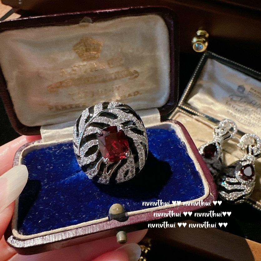 Swirl Red Garry Droplet Jewel Earrings ** Comet, 18K Gold Plated, Meteor Droplet Jewel Earrings Ring