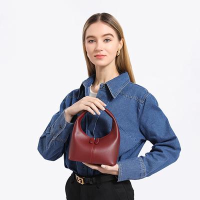 Women's Bag Features A Solid Color Design, Exuding A Sense of High-end Elegance, Freshness, Fashion, and Retro Style. It Is A Versatile Handbag