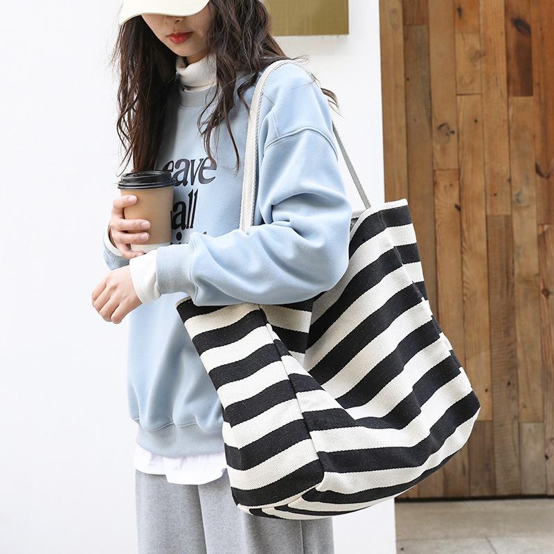 Casual Style Women’s Handbags New Fashion Large Capacity Striped Canvas Underarm Shoulder Bags Ladies Commuter Totes CLE
