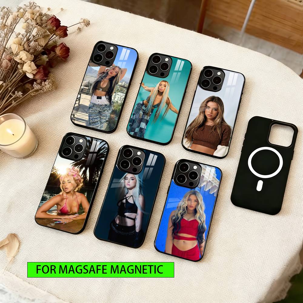 Singer Lola indigo Phone Case For iPhone17,16,15,14,13,12,11 Plus,Pro Magnetic For Magsafe Wireless Charging